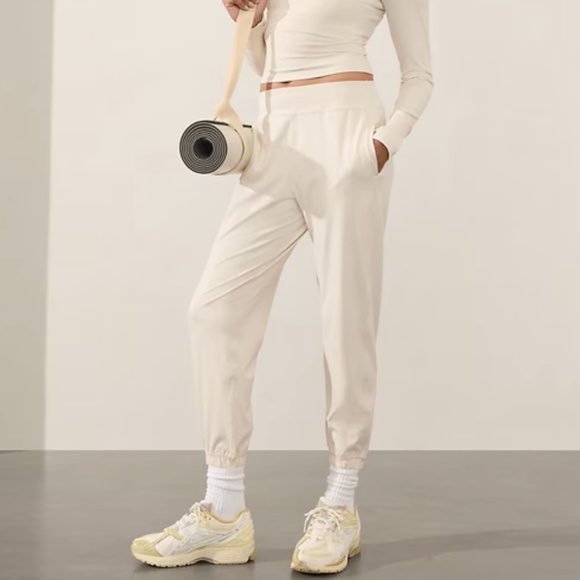 Athleta Softluxe High Rise Jogger - Large Petite NWOT - Picture 1 of 5